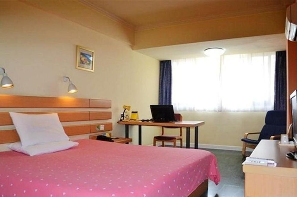 Hotel Tangqiao *
